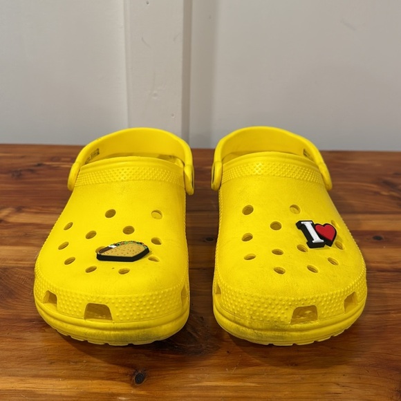 Crocs Classic Bright Yellow Clogs I Love Tacos Jibbitz - Picture 4 of 9
